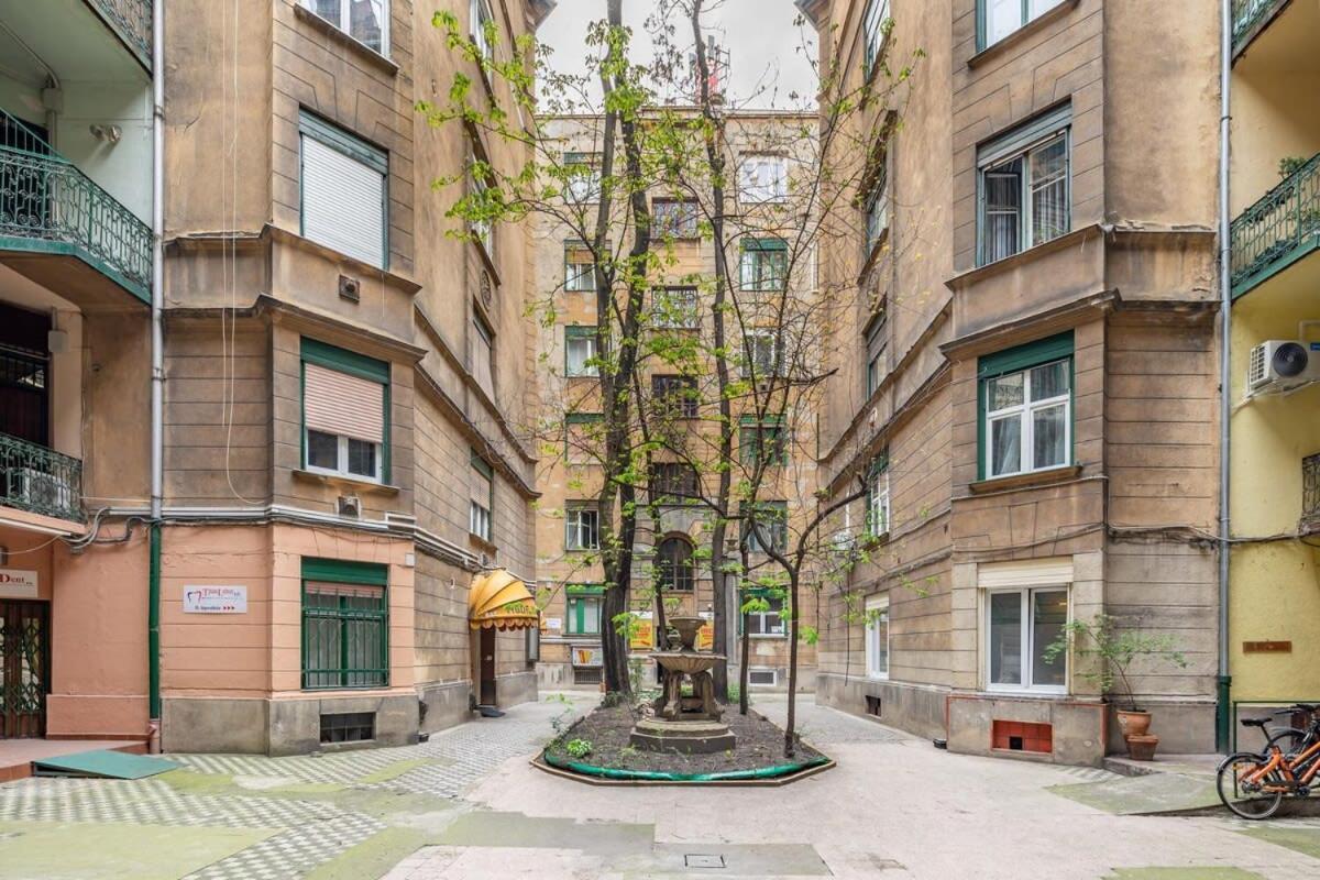 Apartment Comfy In The Center Of The Budapest