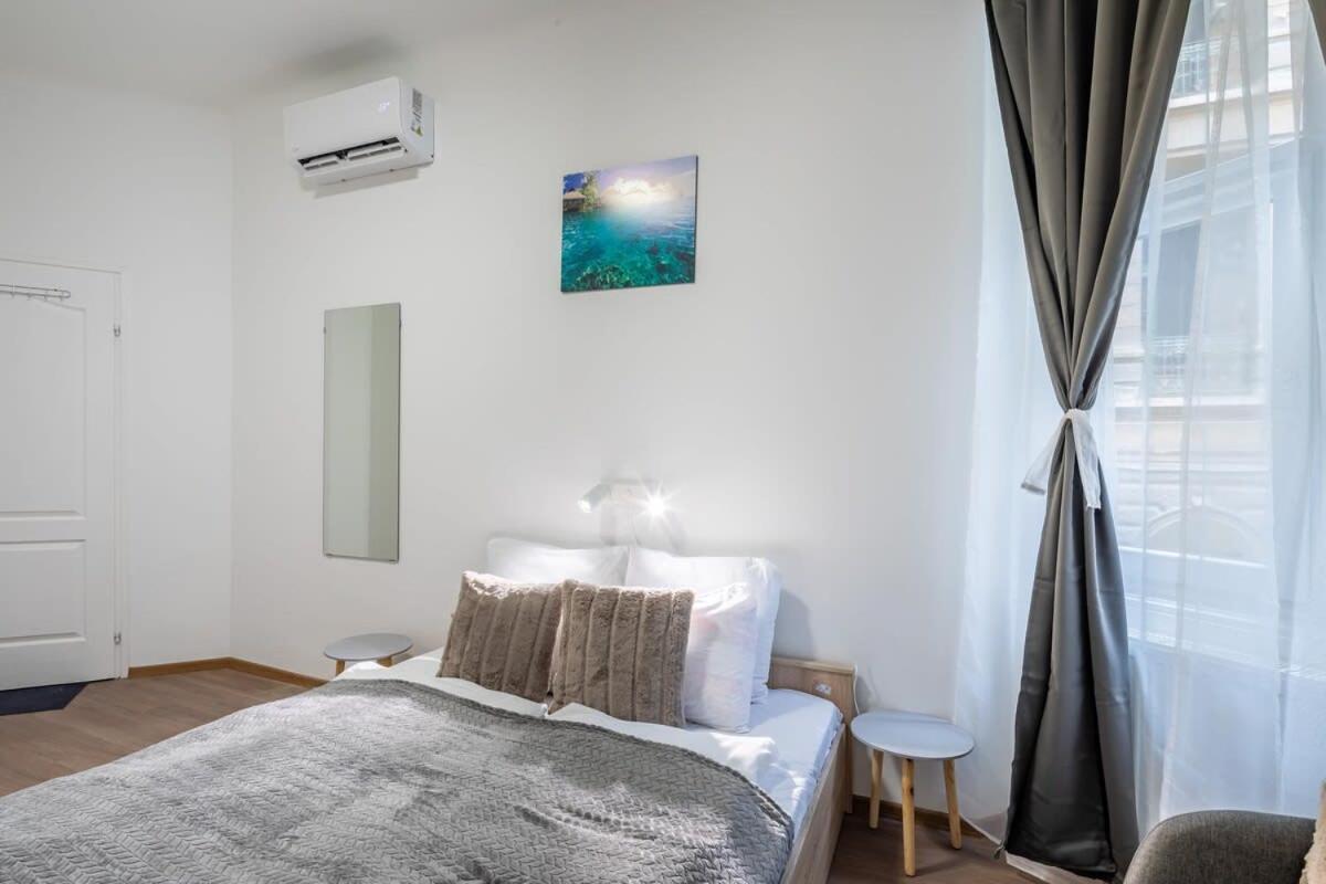 Appartement Comfy In The Center Of The *